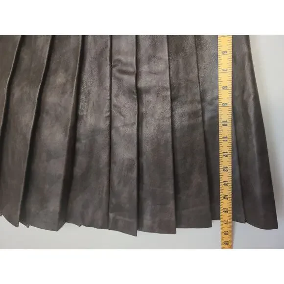 Vici pleated preppy brown mini skirt - Picture 7 of 9